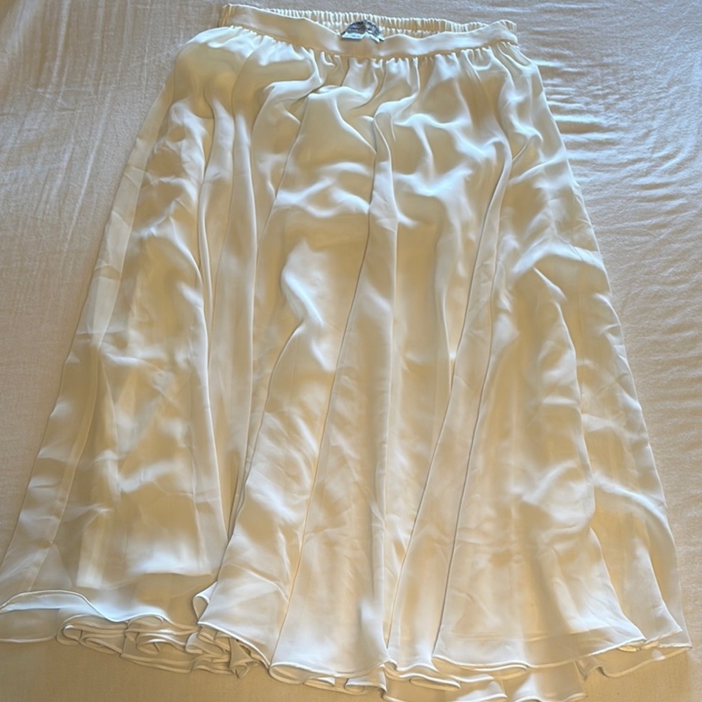 Elegant White Skirt